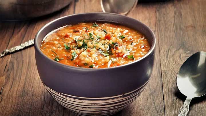 مراحل تهیه آش کلم آشی