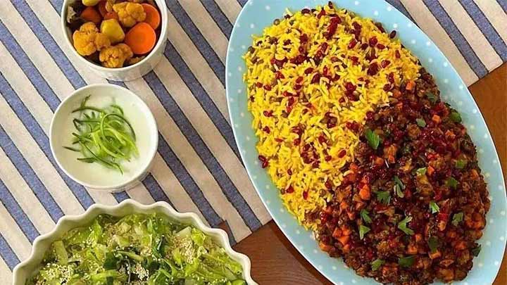 مراحل تهیه پلو مخلوط مجلسی