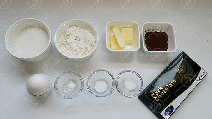 مواد لازم کوکی براونی ترک دار مواد لازم کوکی براونی ترک دار