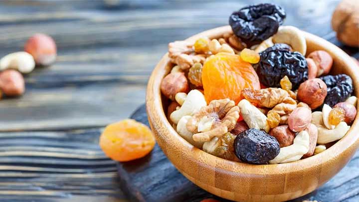 چرا میوه خشک سیاه و کدر میشود؟