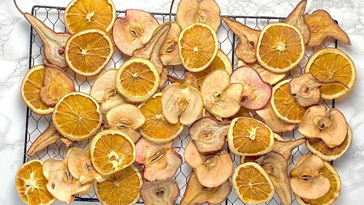 بسته بندی میوه های خشک شده