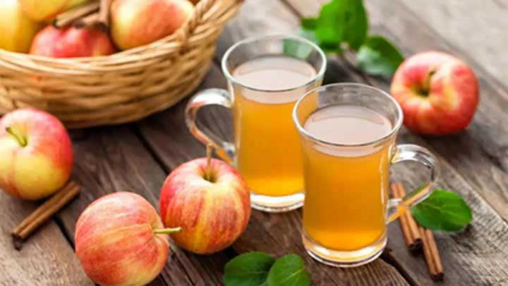 شربت سیب با سیب قاچ شده شربت سیب با سیب قاچ شده