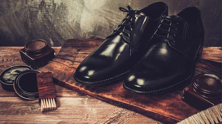 روش تمیز کردن کفش چرم جیر روش تمیز کردن کفش چرم جیر
