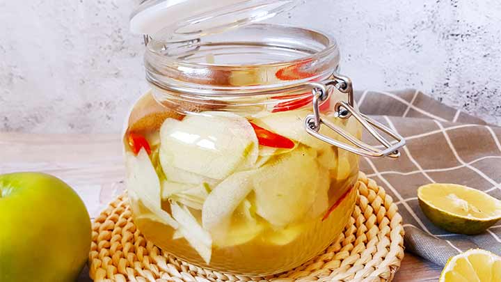 5 نکته طلایی که در تهیه ترشی سیب باید بدانید! 5 نکته طلایی که در تهیه ترشی سیب باید بدانید!