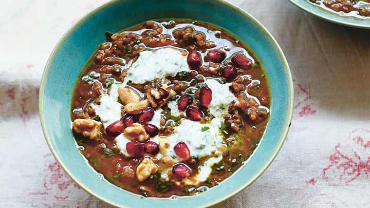 سوپ انار خوشمزه و مجلسی؛ مناسب شب یلدا