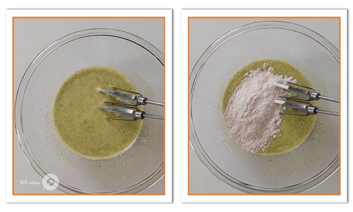 آرد الک شده را در دو مرحله به مواد کیک اسفناج و انار اضافه کنید