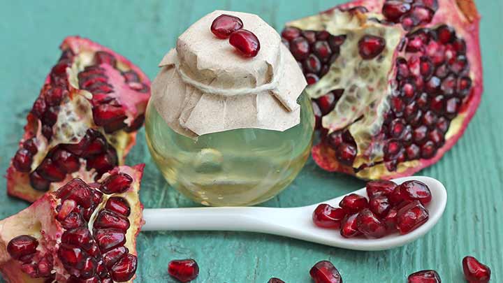 حفظ رطوبت مو با روغن هسته انار حفظ رطوبت مو با روغن هسته انار