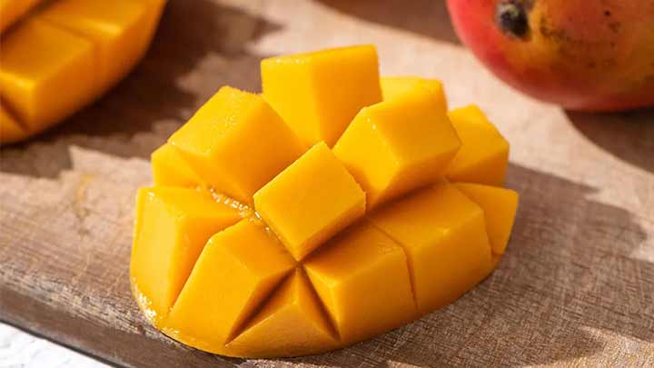 افزایش انرژی بدن یکی از خواص انبه در بارداری