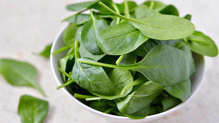 مقابله با پروستات از جمله خواص اسفناج برای مردان