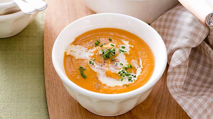 مراحل تهیه سوپ کدو حلوایی با شیر سوپ کدو حلوایی با شیر