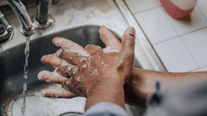 رفع بوی پیاز از دست با شامپو رفع بوی پیاز از دست با شامپو