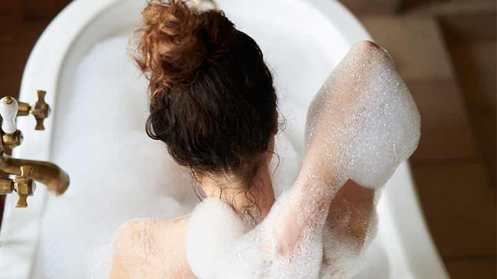 شامپو بدن اسکراب آبی گلرنگ شامپو بدن اسکراب آبی گلرنگ
