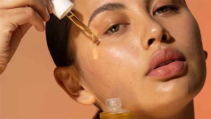 روغن نارگیل؛ بهترین روغن برای ماساژ صورت روغن نارگیل؛ بهترین روغن برای ماساژ صورت