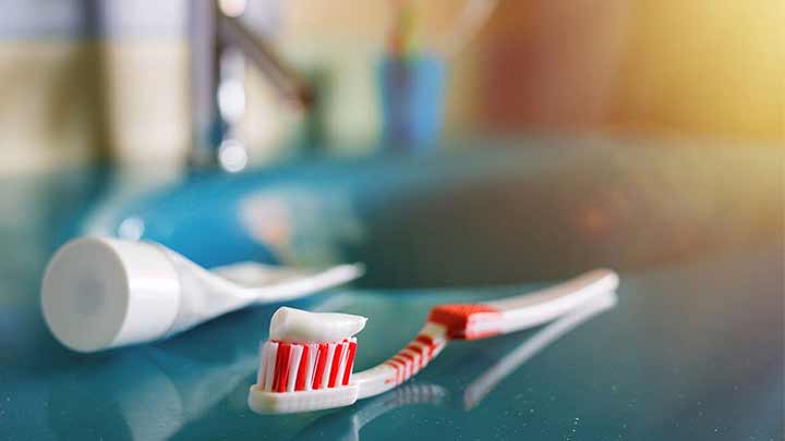 بهترین مسواکها برای دندانهای حساس کدامند؟ بهترین مسواکها برای دندانهای حساس کدامند؟