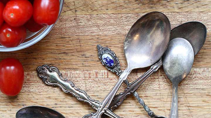 چطور قاشق و چنگال استیل را براق کنیم؟ چطور قاشق و چنگال استیل را براق کنیم؟