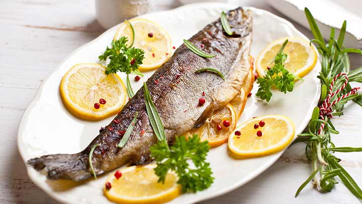 عوارض خوردن ماهی با غذاهای ممنوعه