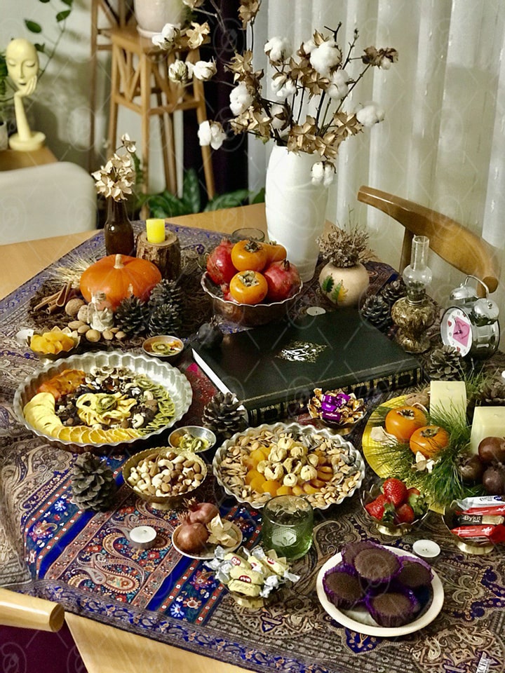 تزئین میز یلدا 1402 تزئین میز یلدا 1402