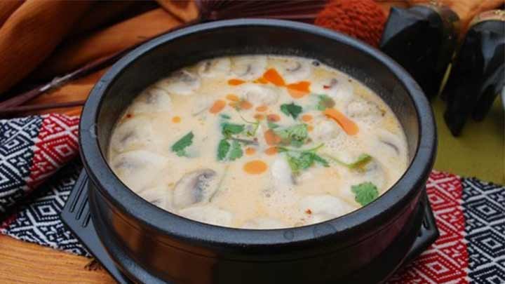 مراحل تهیه آش هویج و جو