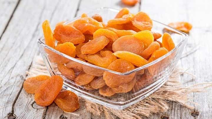 خواص برگه زردآلو در زمستان