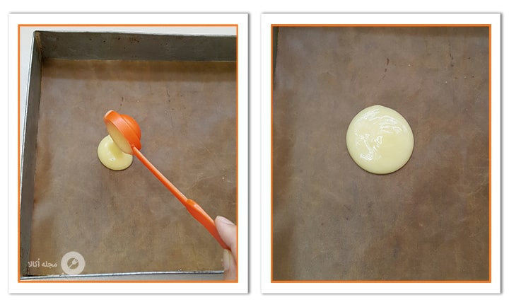 با پشت قاشق روی مواد را پخش کنید کوکی فورچون