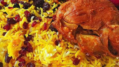 طرز تهیه کشمش پلو مازندرانی مجلسی؛ با مرغ زعفرانی