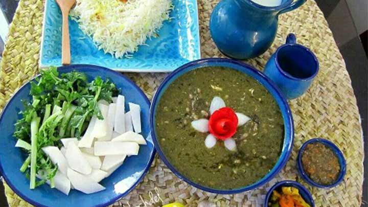 خورشت اسفناج قالی شمالی با طعمی بینظیر خورشت اسفناج قالی شمالی با طعمی بینظیر