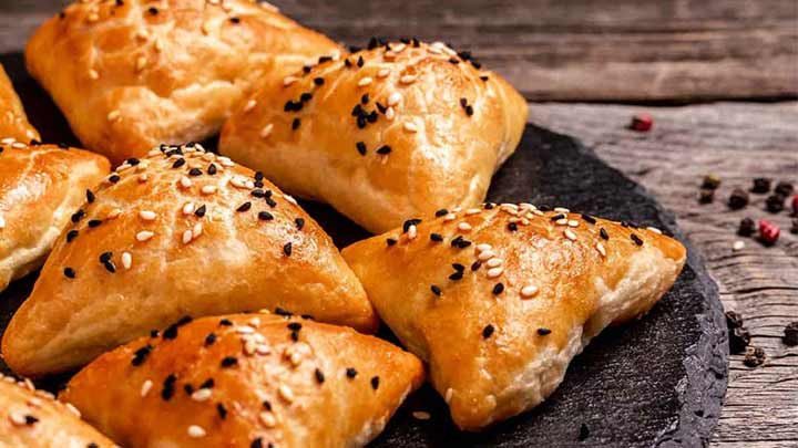 کلوچه خرمایی خوشمزه کرمانی کلوچه خرمایی خوشمزه کرمانی