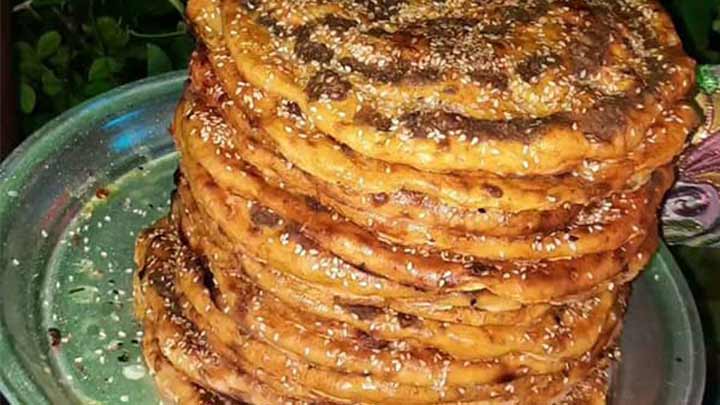 مراحل تهیه نان بالاتوه به روش لاری مراحل تهیه نان بالاتوه به روش لاری