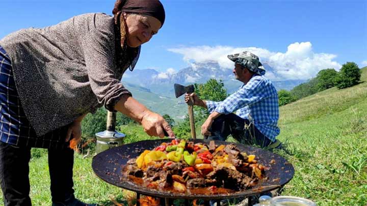 ساج ایچی خوشمزه و اصیل اردبیلی ساج ایچی خوشمزه و اصیل اردبیلی