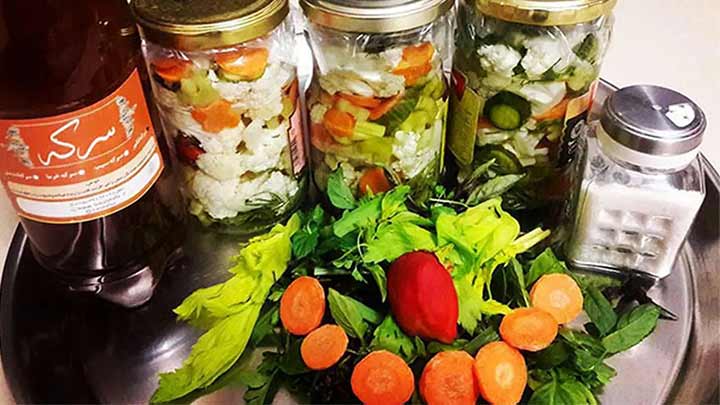 مراحل تهیه شور مخلوط خانگی مراحل تهیه شور مخلوط خانگی