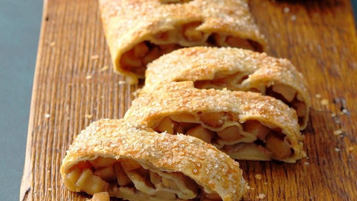 نکات و فوت و فن‌های تهیه اشترودل سیب