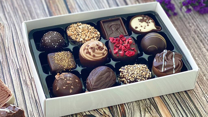 شکلات بخوریم یا نخوریم؟ شکلات بخوریم یا نخوریم؟