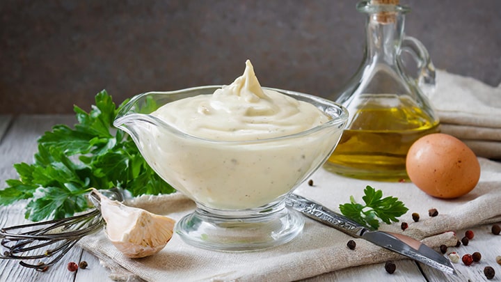 استفاده نادرست از شیر در سس بشامل استفاده نادرست از شیر در سس بشامل