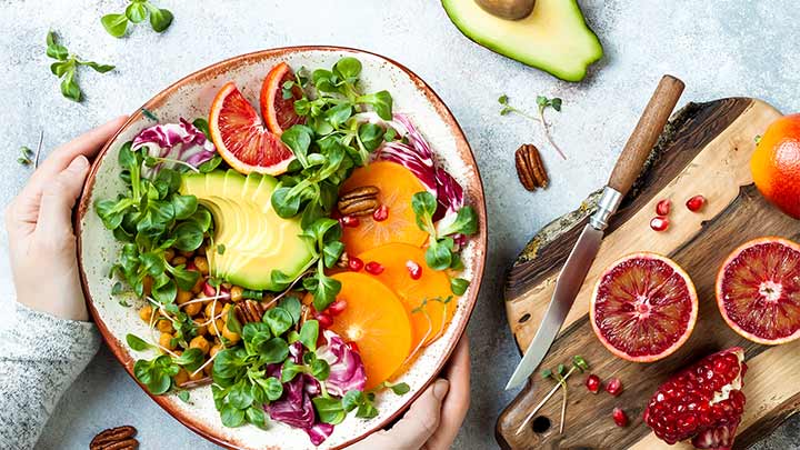 ماست و میوه از غذاهای ناسازگار با هم