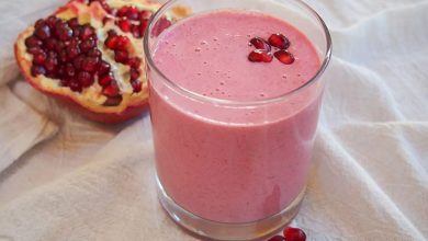 طرز تهیه اسموتی انار خانگی؛ با طعمی فوق العاده