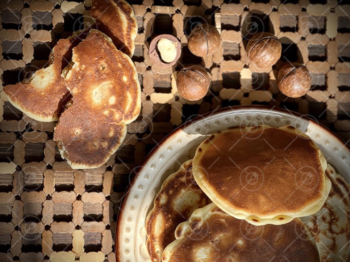 مراحل تهیه پنکیک کشمشی مراحل تهیه پنکیک کشمشی