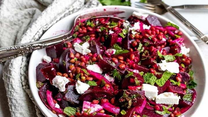 مراحل طرز تهیه سالاد لبو، عدس و خیار مراحل طرز تهیه سالاد لبو، عدس و خیار