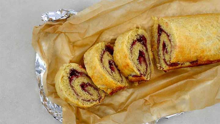 پنکیک رولی مخصوص و خوشمزه برای صبحانه و میان وعده