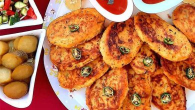 طرز تهیه کوکو سیب زمینی زعفرانی خوشمزه؛ مرحله به مرحله