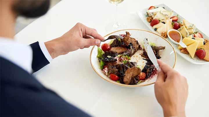 عوامل مهم و تاثیرگذار در تعیین زمان شام