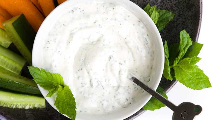 مراحل تهیه سس ماست و نعنا مراحل تهیه سس ماست و نعنا