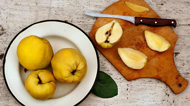 کمک به بهبود یبوست از خواص مهم میوه به