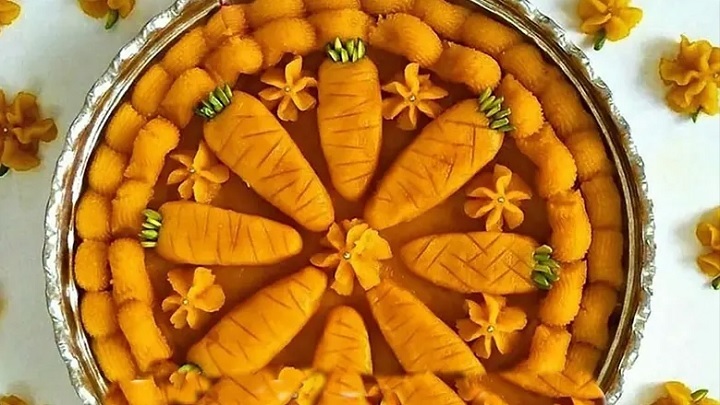 مراحل تهیه حلوای هویج با آرد گندم مراحل تهیه حلوای هویج با آرد گندم