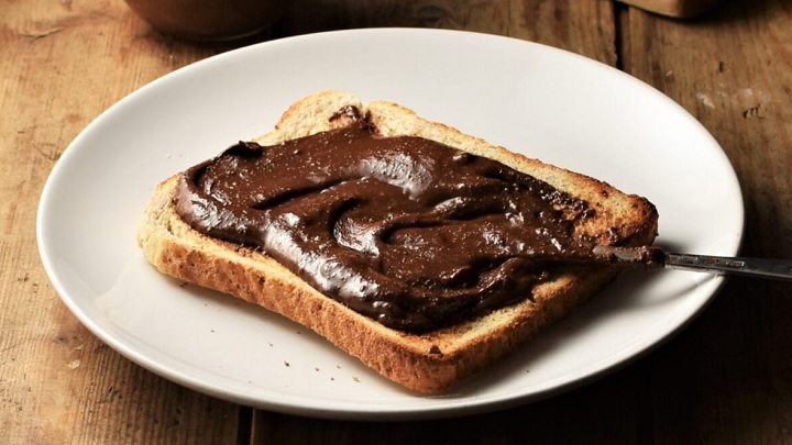 طرز تهیه شکلات صبحانه با شیره خرما و ارده طرز تهیه شکلات صبحانه با شیره خرما و ارده