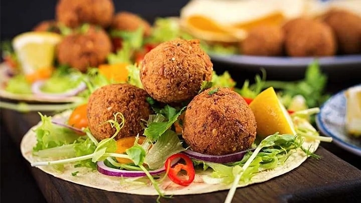 فلافل از غذاهای کم هزینه و ارزان فلافل از غذاهای کم هزینه و ارزان