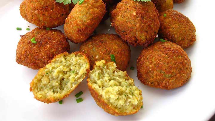 طرز تهیه سس شاورما برای فلافل اسفناج