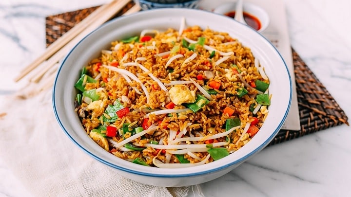 قاطی پلو از غذاهای کم هزینه و ارزان قاطی پلو از غذاهای کم هزینه و ارزان