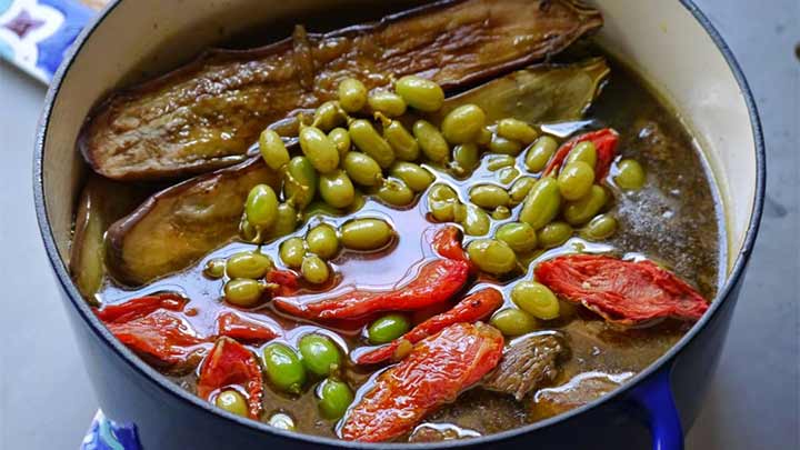مراحل تهیه خورشت غوره بادمجان همدان مراحل تهیه خورشت غوره بادمجان همدان