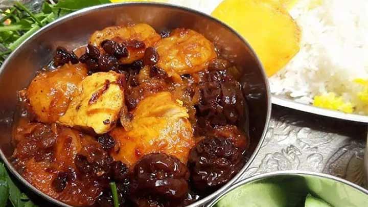 نکات و فوت و فنهای تهیه خورشت مرغ و آلوچه نکات و فوت و فنهای تهیه خورشت مرغ و آلوچه