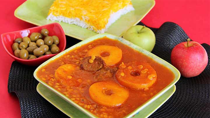 مراحل تهیه خورشت سیب ترش شیرازی مراحل تهیه خورشت سیب ترش شیرازی